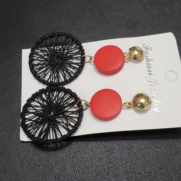*Sale* Gold tone red and black earrings - Picture 3 of 7